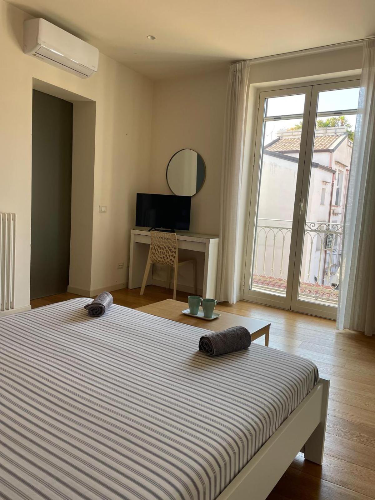 Le Stanze Di Federico E Costanza Luxury Apartments Палермо Екстериор снимка